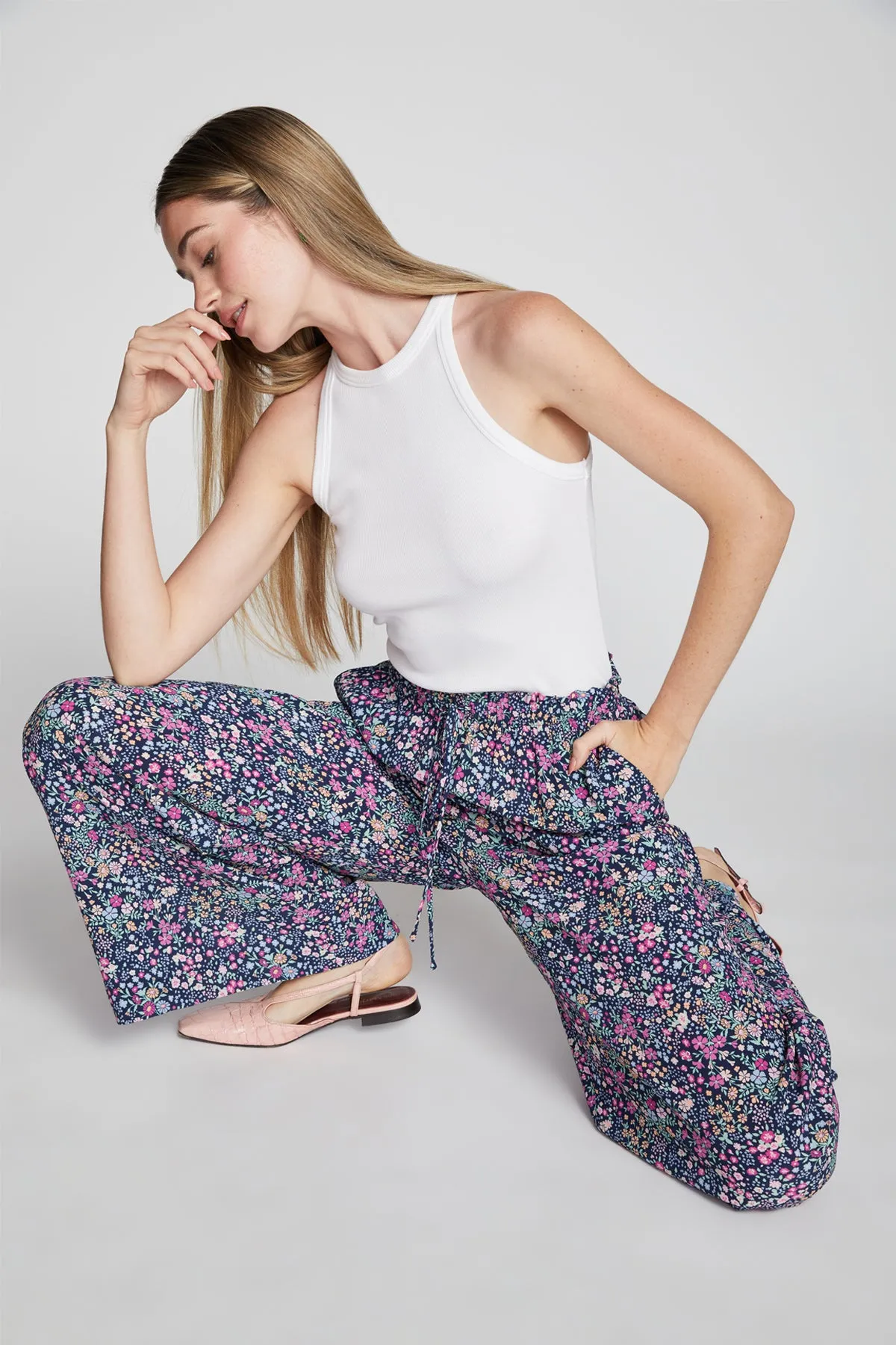 Bailey 44 Monty Pant in Ditzy Floral