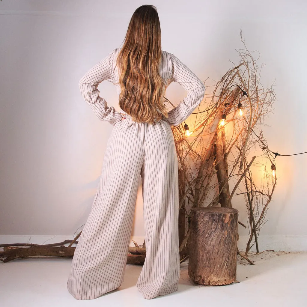 Conjunto calça e blazer cropped tecido alfaiataria risca de Giz - Maisa