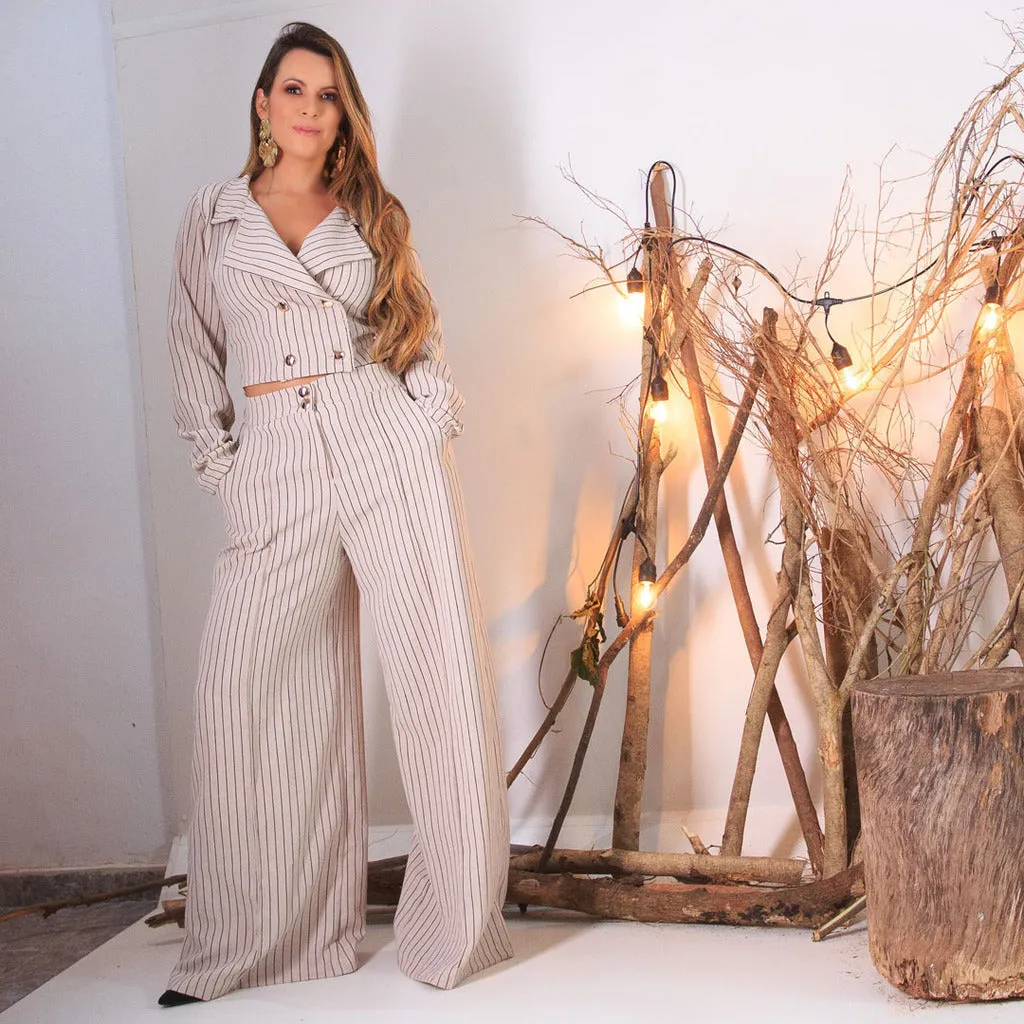 Conjunto calça e blazer cropped tecido alfaiataria risca de Giz - Maisa