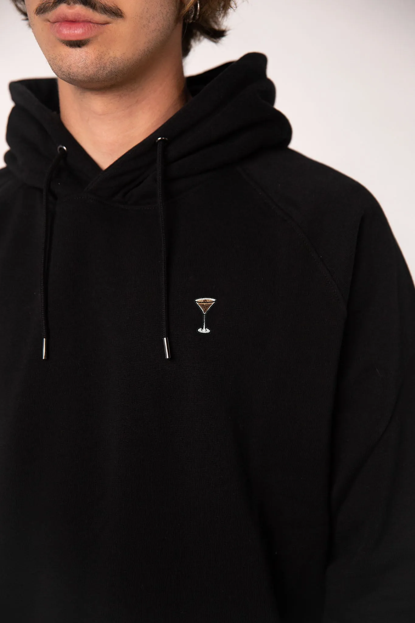 Espresso Martini | Bestickter Bio-Baumwoll Männer Hoodie