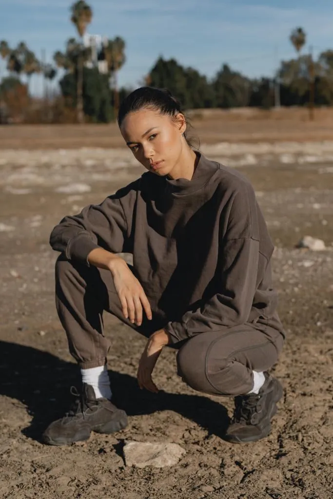 HIGH NECK PULLOVER & JOGGER SET