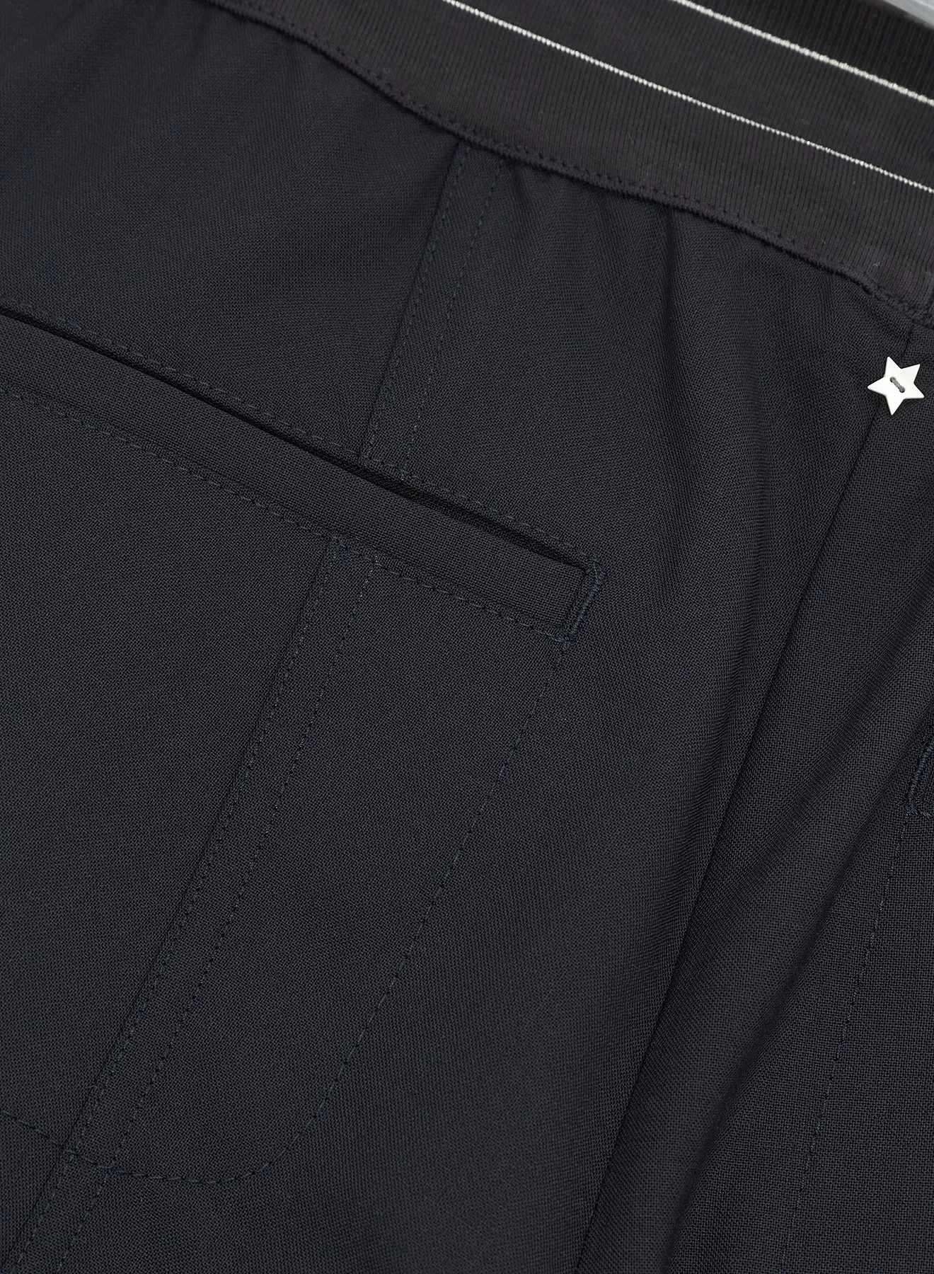 JOGGERS IN LANA