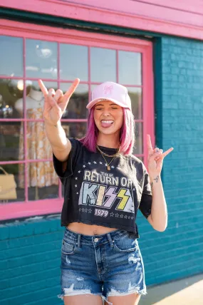 Kiss Cropped Graphic Tee