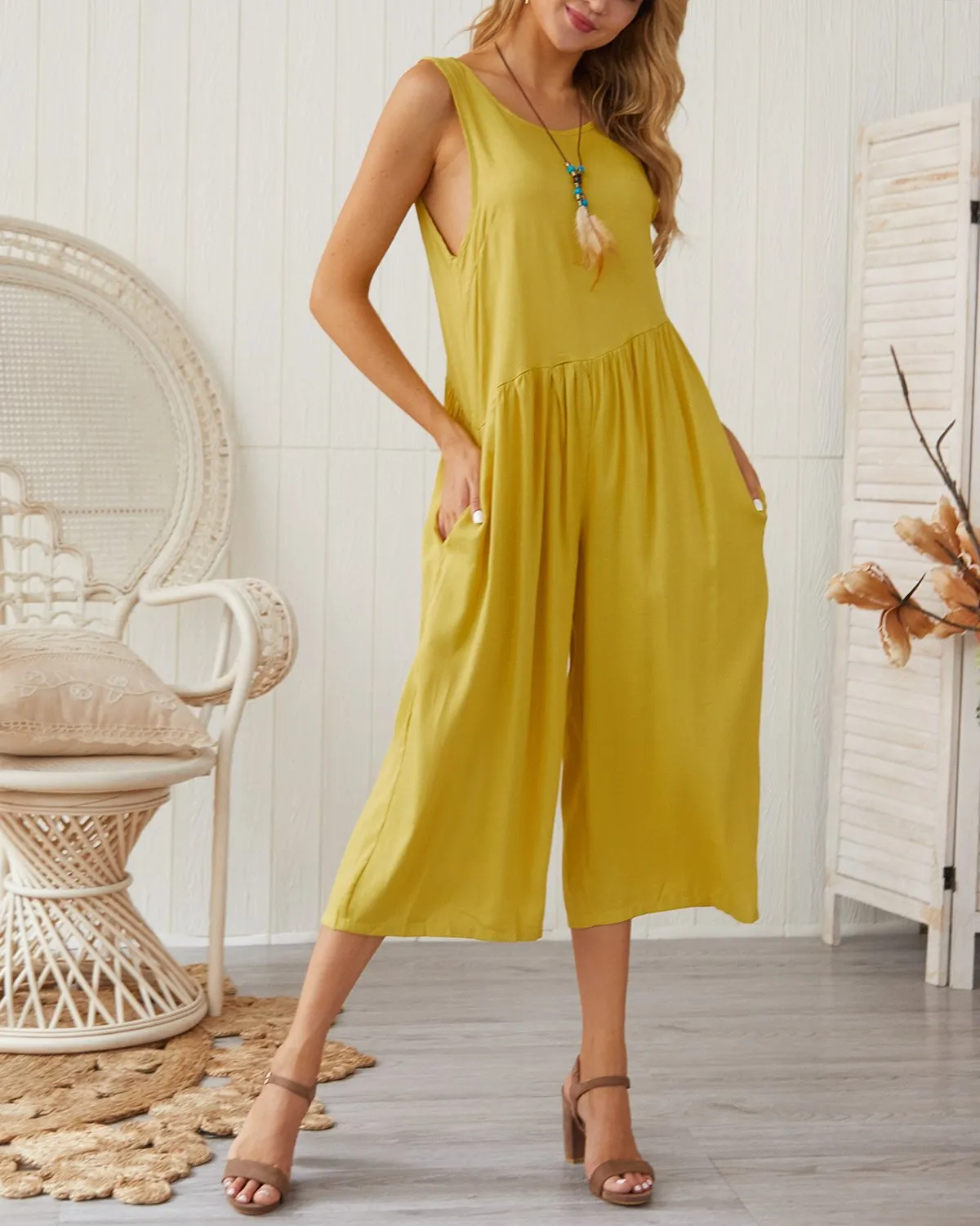 Sleeveless Backless Round Neck Jumpsuit